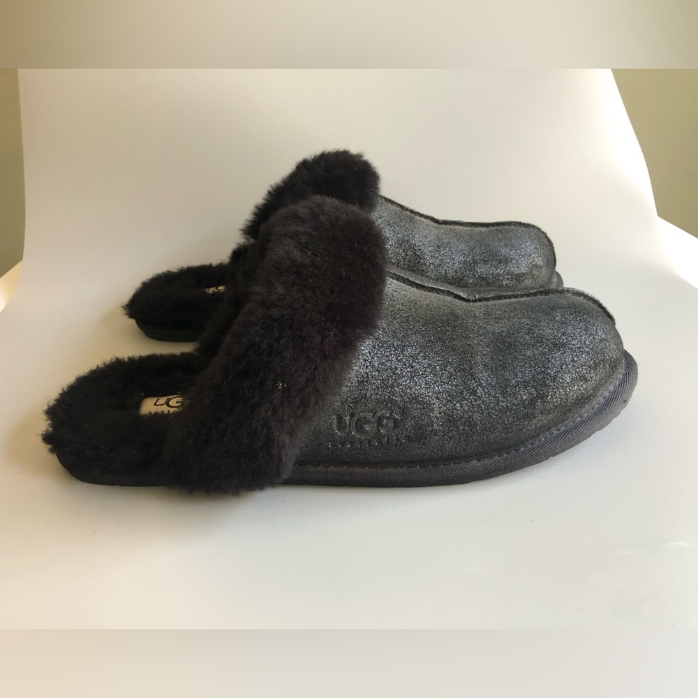 UGG Australia Scuffette ll Woman's Sheepskin Lined Slippers Luster Black Size 10